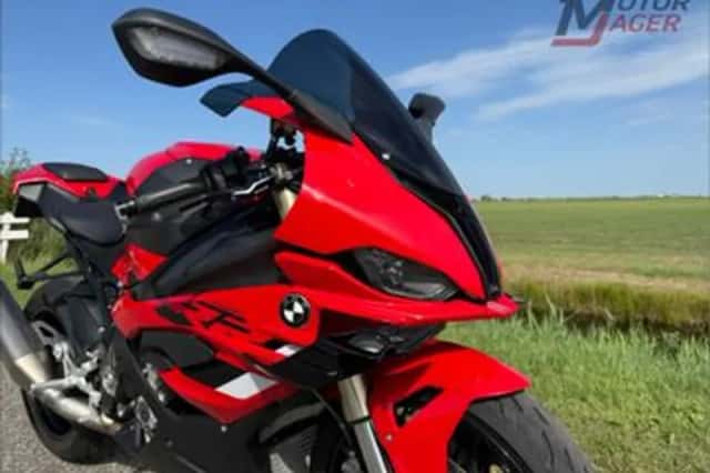 BMW S 1000 RR (2023) thumbnail 2