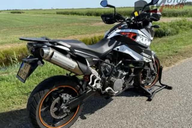 KTM 990 Supermoto T (2010) thumbnail 3