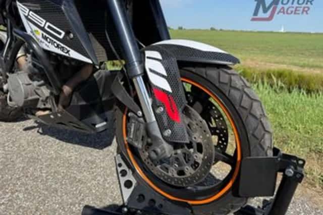KTM 990 Supermoto T (2010) thumbnail 6
