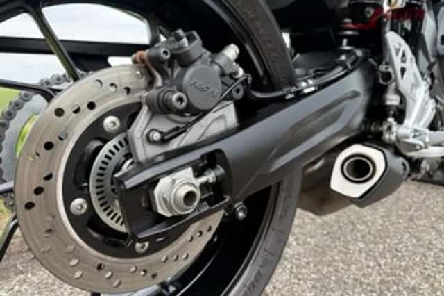 Suzuki GSX-8S (2025) thumbnail 3