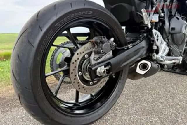 Suzuki GSX-8S (2025) thumbnail 4