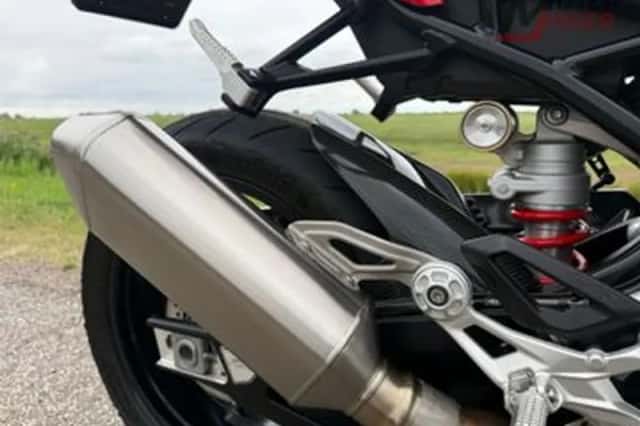 BMW S 1000 RR (2020) thumbnail 4