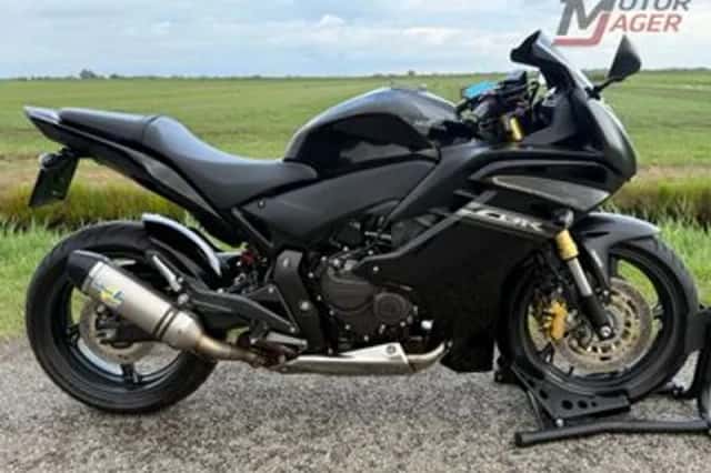 Honda CBR600F (2011) thumbnail 2