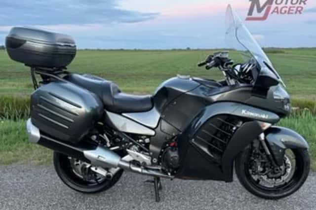 Kawasaki GTR 1400 (2013) thumbnail 2