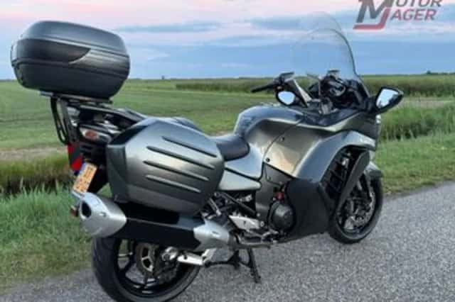 Kawasaki GTR 1400 (2013) thumbnail 3