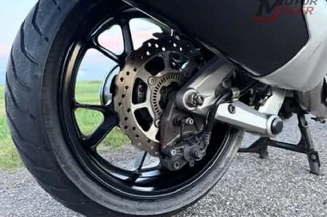 Kawasaki GTR 1400 (2013) thumbnail 4