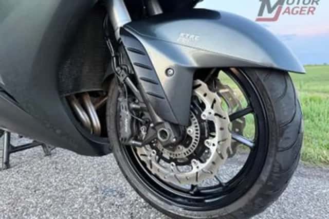 Kawasaki GTR 1400 (2013) thumbnail 6