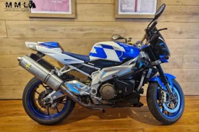 Aprilia Tuono 1000 R (2007) thumbnail 1