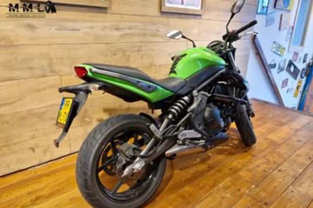 Kawasaki Er-6n (2009) thumbnail 4