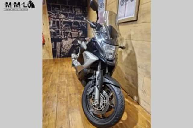 Honda VFR 800 X Crossrunner (2011) thumbnail 2