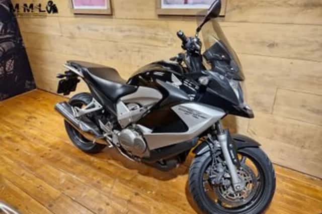 Honda VFR 800 X Crossrunner (2011) thumbnail 4