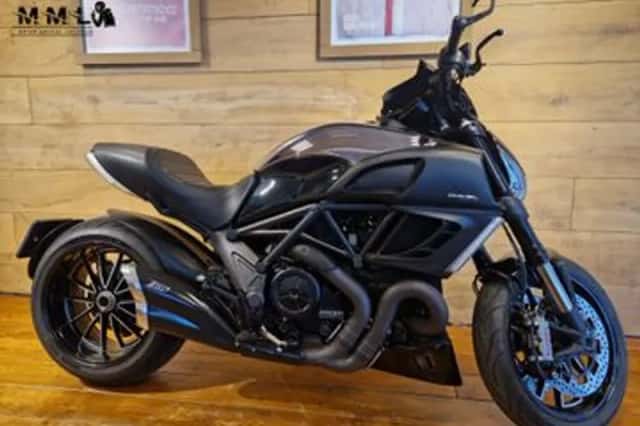 Ducati Diavel Cromo (2012) thumbnail 1