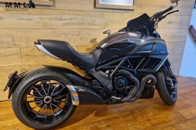 Ducati Diavel Cromo (2012) thumbnail 5