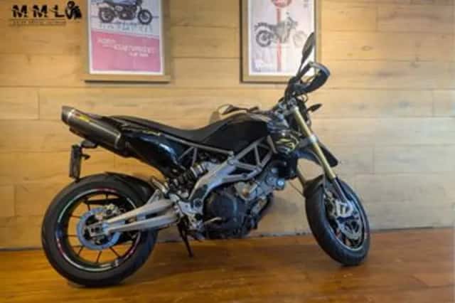 Aprilia Dorsoduro 750 (2010) thumbnail 2