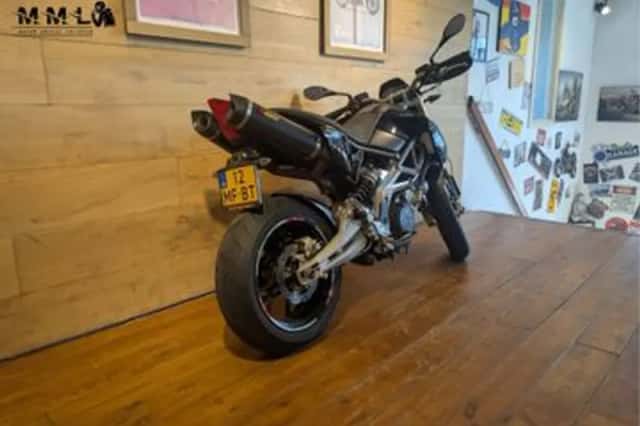 Aprilia Dorsoduro 750 (2010) thumbnail 3
