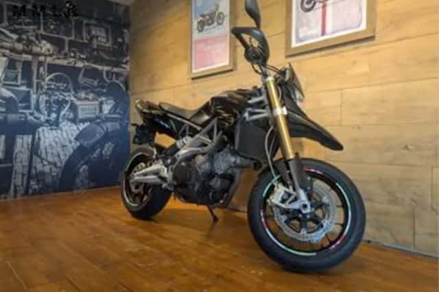 Aprilia Dorsoduro 750 (2010) thumbnail 4