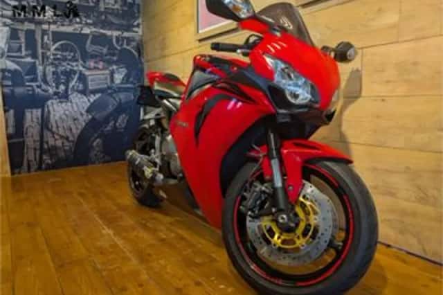 Honda CBR1000RR (2009) thumbnail 3