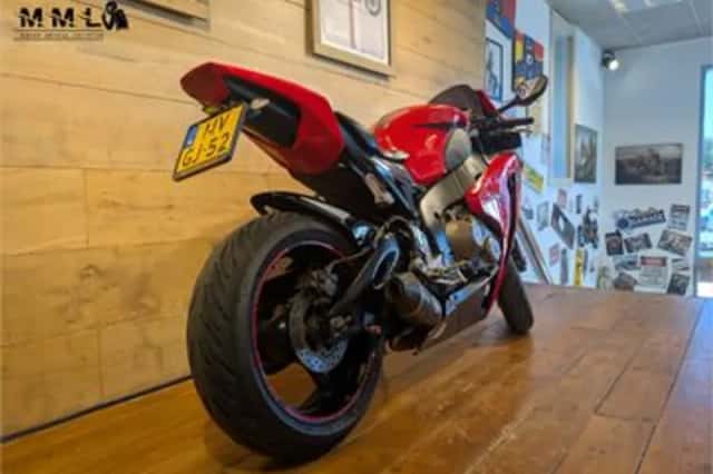 Honda CBR1000RR (2009) thumbnail 6