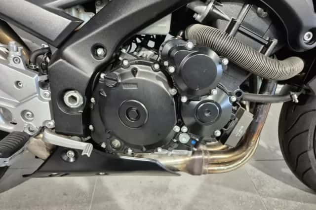 Suzuki GSR600 (2010) thumbnail 4