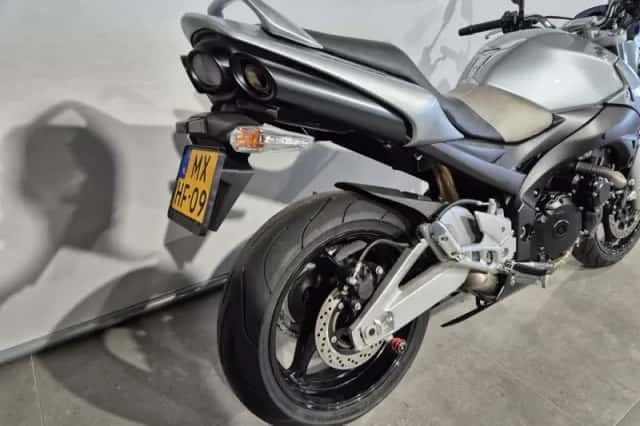 Suzuki GSR600 (2010) thumbnail 5