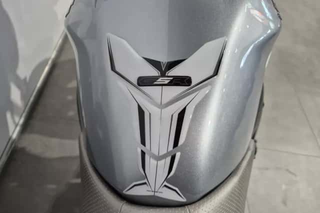 Suzuki GSR600 (2010) thumbnail 6