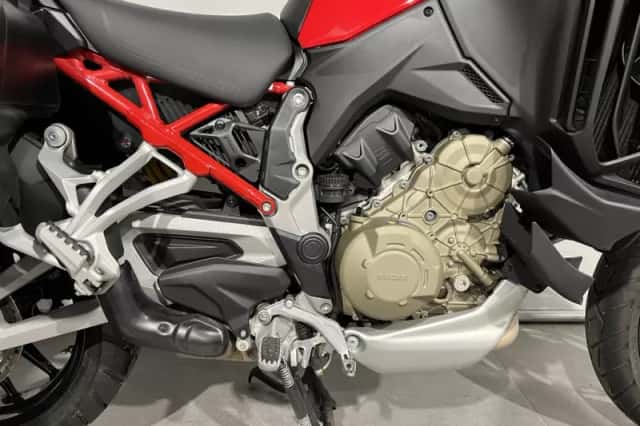 Ducati Multistrada V4S (2023) thumbnail 2