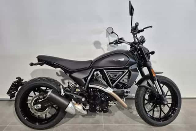 Ducati Multistrada V4S (2023) thumbnail 3