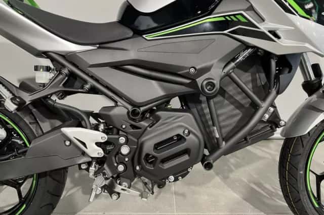 Kawasaki Z e-1 (2024) thumbnail 2