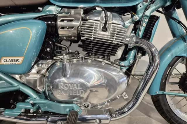 Royal Enfield Classic 650 (2025) thumbnail 4