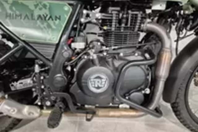 Royal Enfield Himalayan (2023) thumbnail 2