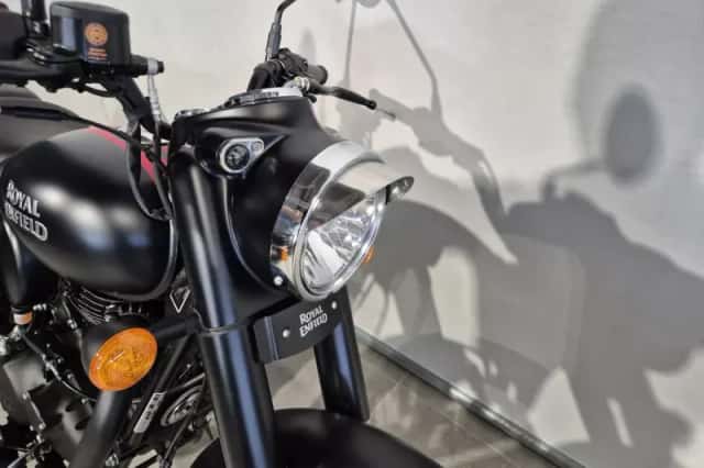 Royal Enfield Classic 350 (2026) thumbnail 2