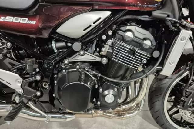 Kawasaki Z900RS (2026) thumbnail 4