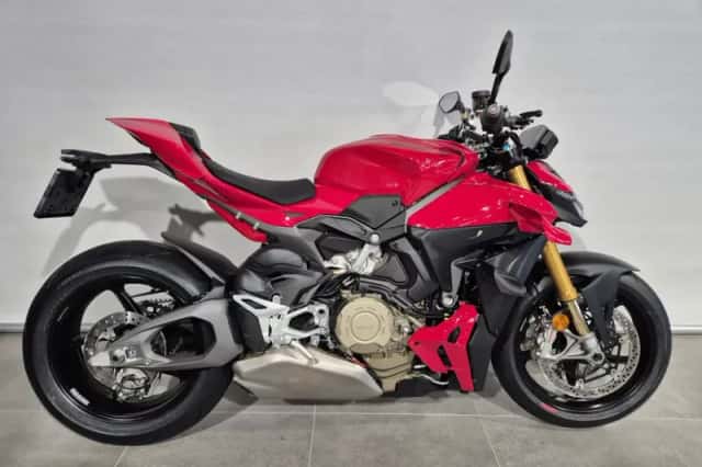 Ducati Streetfighter V4S (2025) thumbnail 1