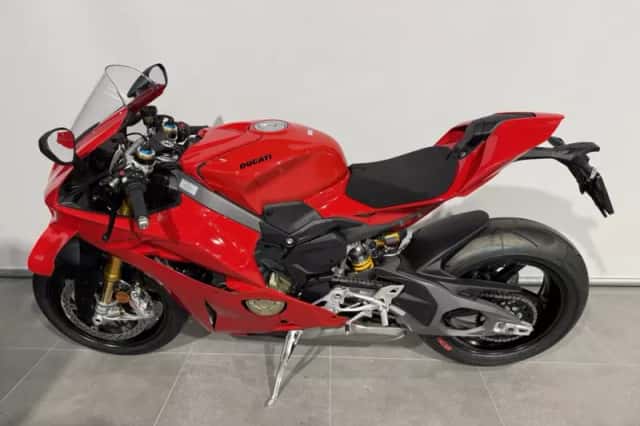 Ducati Panigale V4S (2024) thumbnail 4