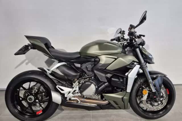 Ducati Streetfighter V2 (2024) thumbnail 1
