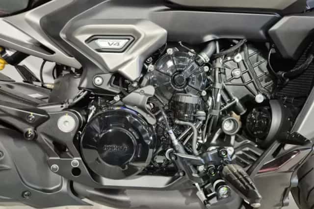 Ducati Xdiavel V4 (2025) thumbnail 4