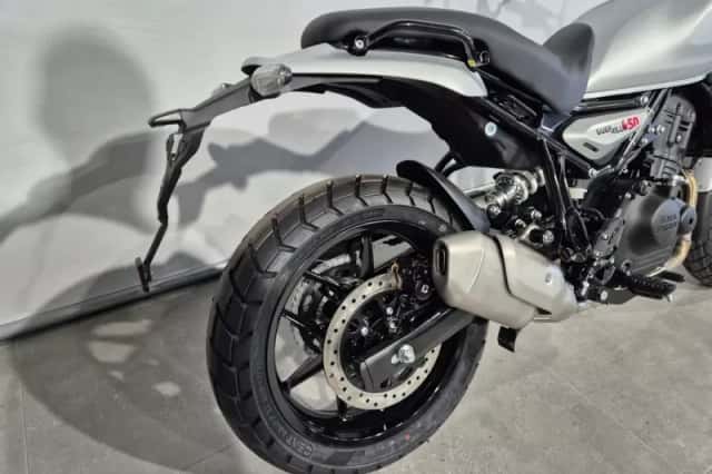 Royal Enfield Guerrilla 450 (2026) thumbnail 5