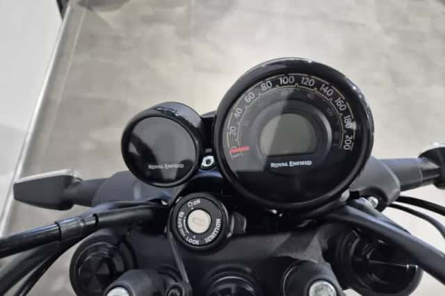 Royal Enfield Guerrilla 450 (2026) thumbnail 6