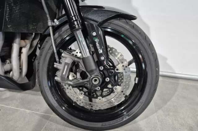 Kawasaki Z1000 (2016) thumbnail 3