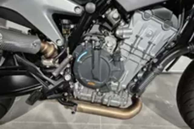 KTM 790 Duke (2018) thumbnail 2
