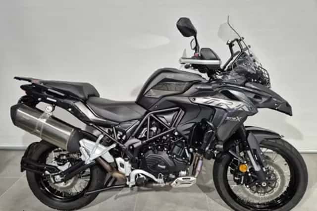 Kawasaki Z400 (2024) thumbnail 3