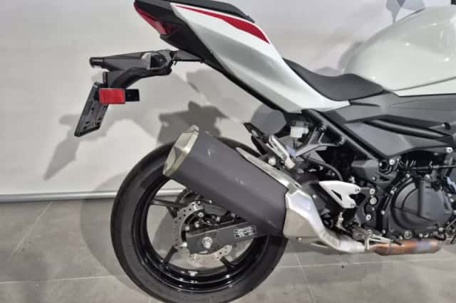 Kawasaki Z400 (2024) thumbnail 5