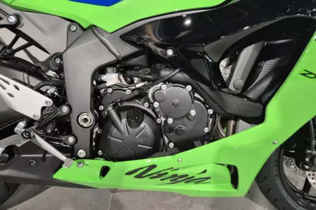 Kawasaki ZX-6R 636 (2026) thumbnail 4