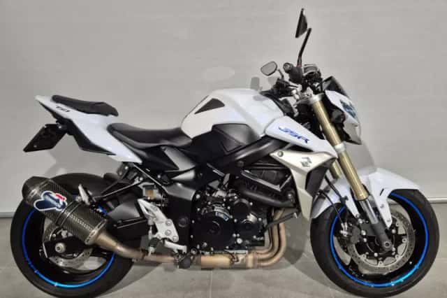 Suzuki GSR750 (2016) thumbnail 1