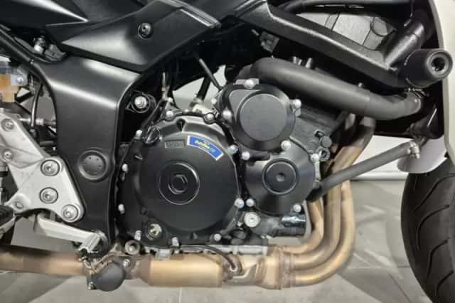 Suzuki GSR750 (2016) thumbnail 4