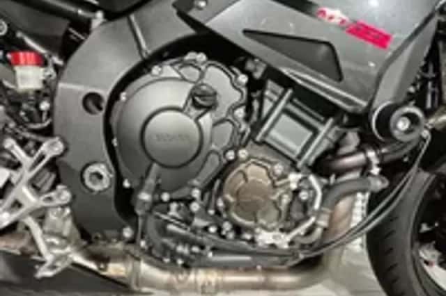 Yamaha MT-10 (2017) thumbnail 3