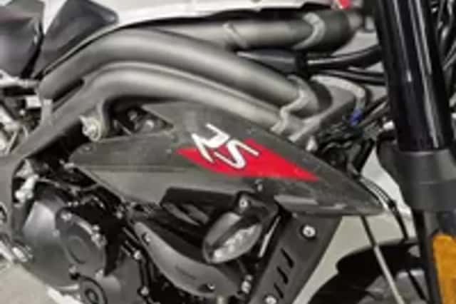 Triumph Speed Triple RS (2020) thumbnail 2