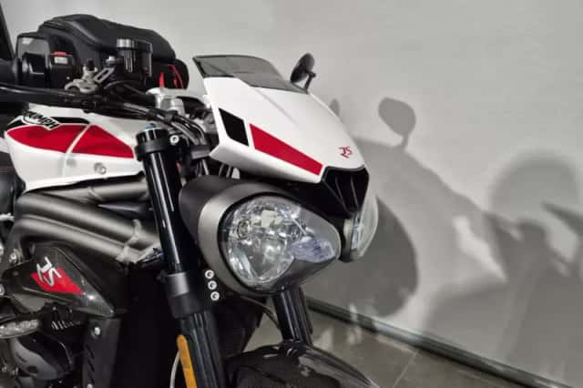 Triumph Speed Triple RS (2020) thumbnail 2