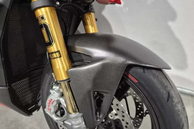 Ducati Streetfighter V4 SP (2023) thumbnail 3