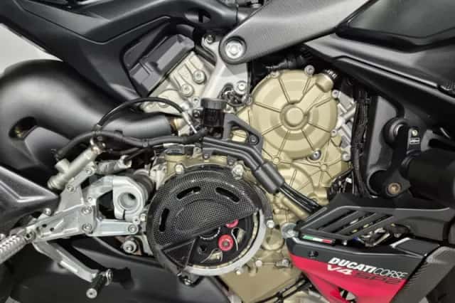 Ducati Streetfighter V4 SP (2023) thumbnail 6